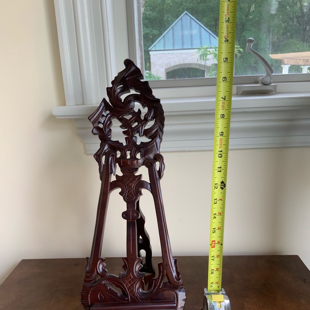 Plate stand